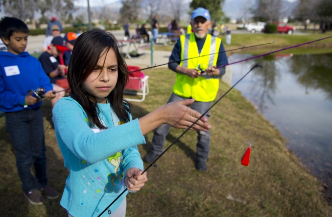 girl-fishing