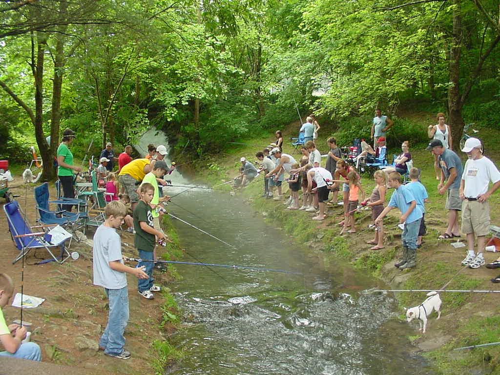 fishing-event-at-river